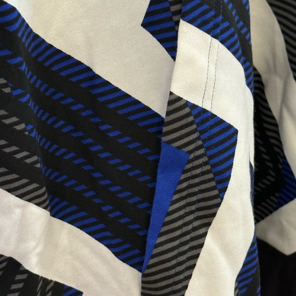 Adidas Zigzag Hoodie in Black, Blue, and White 2XL - Picture 3 of 4